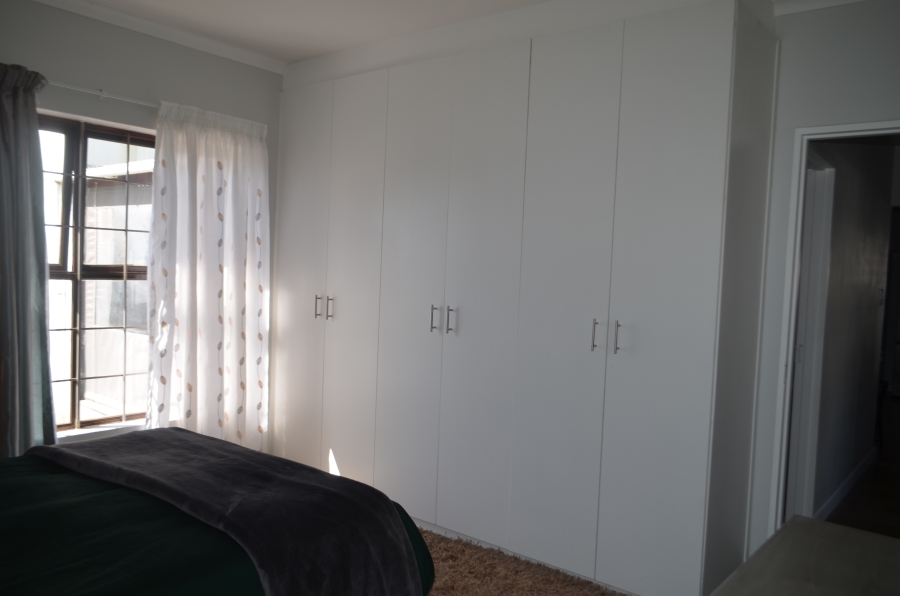 To Let 3 Bedroom Property for Rent in Zevendal Western Cape